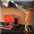DL04. Brushed nickel desk lamp. 